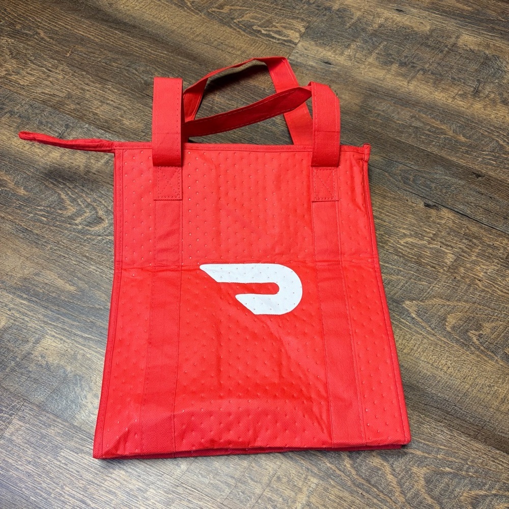 DoorDash Insulated Thermal Delivery Tote Bag Hot Cold Zip Closure Red Foldable